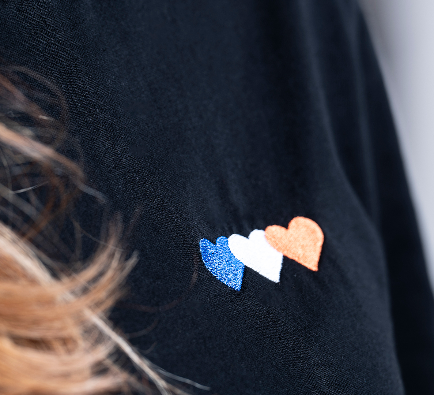 Schwarzes Tshirt mit 3 Herzen