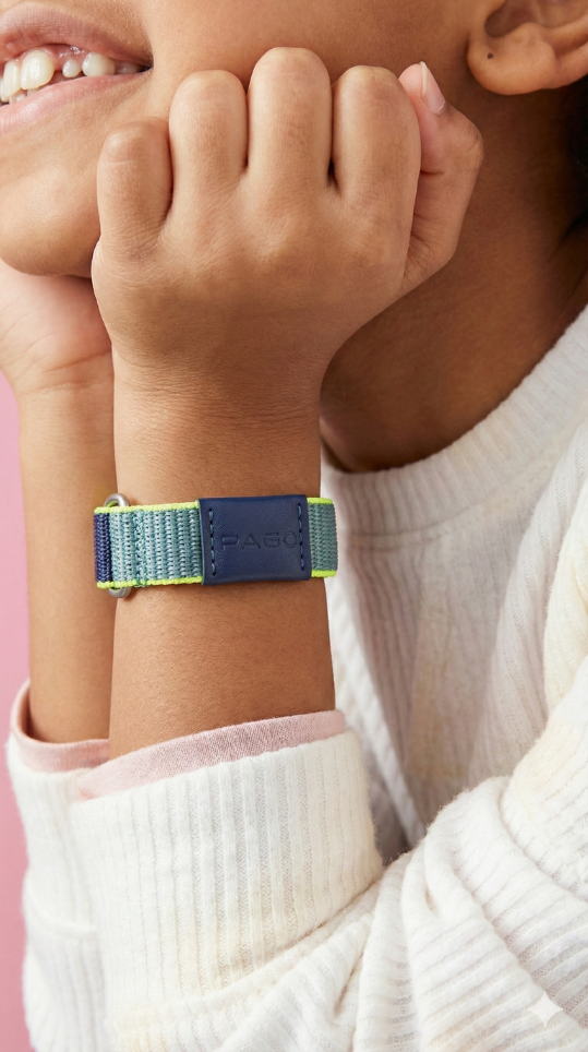 Armband am Arm getragen